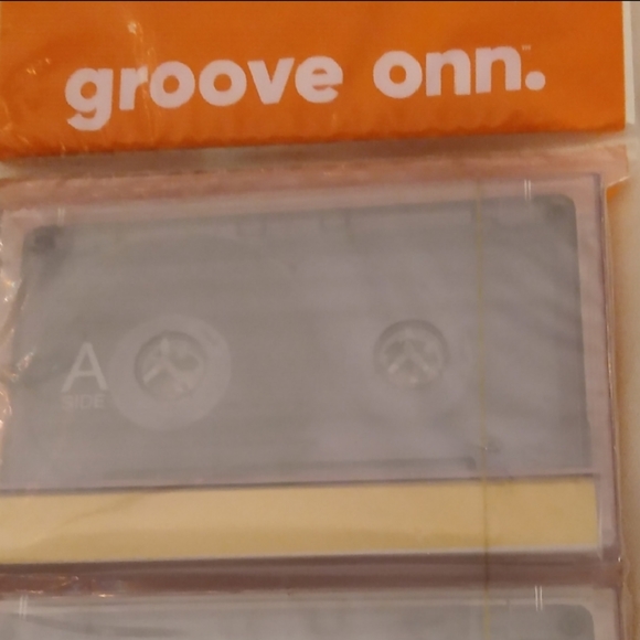 Groove Onn Blank Audio Cassette Tapes 2 Packs of 2 - Picture 2 of 4